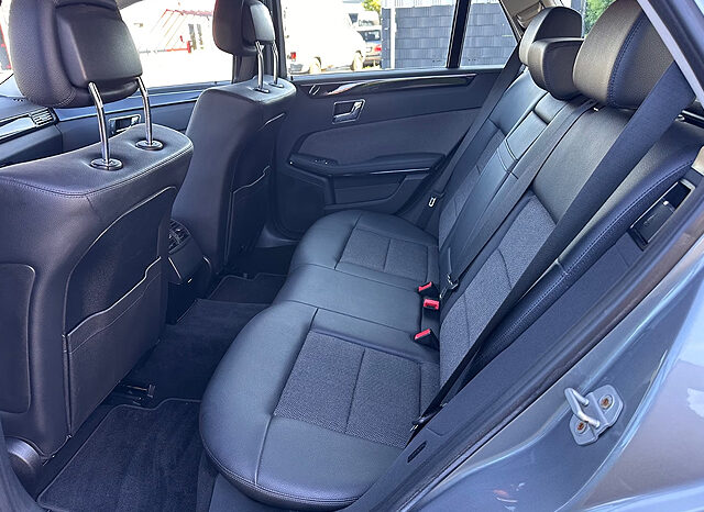 
								Mercedes-Benz E 250 vollständig									