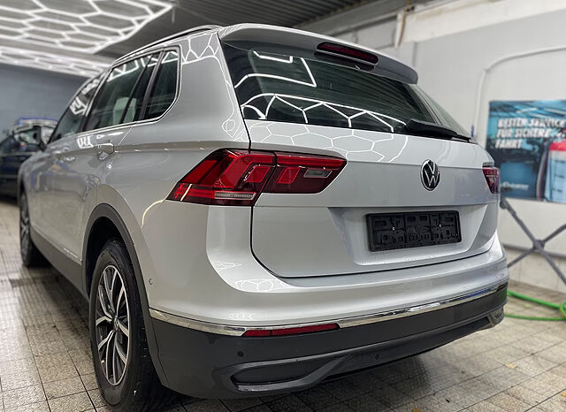 
								Volkswagen Tiguan vollständig									